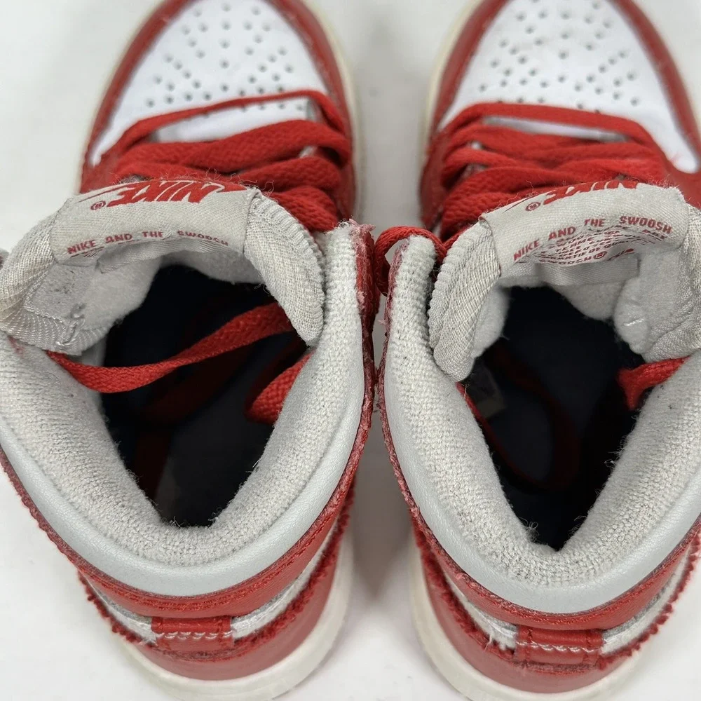 Nike Air Jordan 1 Retro Boys Size 10.5C Red Athletic Shoes Sneakers CU0449-061‎